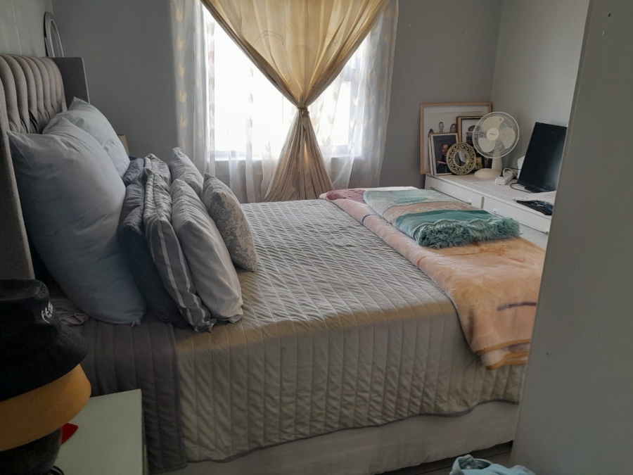 To Let 2 Bedroom Property for Rent in Morgenster Heights Western Cape
